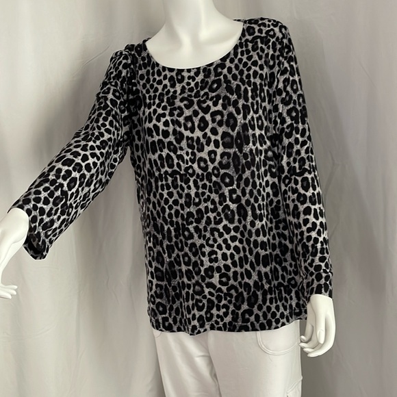 Mario Serrano Italy NWOT long sleeves women’s top - Picture 1 of 13